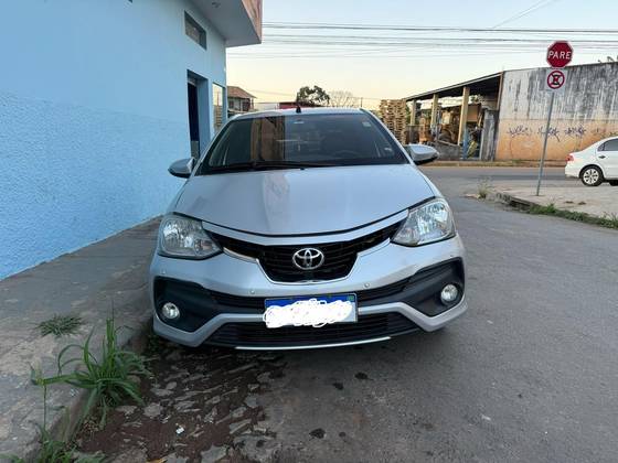 TOYOTA ETIOS 1.5 PLATINUM SEDAN 16V FLEX 4P AUTOMÁTICO TOYOTA ETIOS 1.5 PLATINUM SEDAN 16V FLEX 4P AUTOMÁTICO
